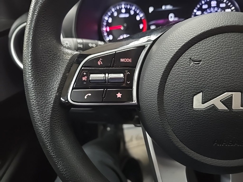 Used 2023 Kia Forte LXS image 19