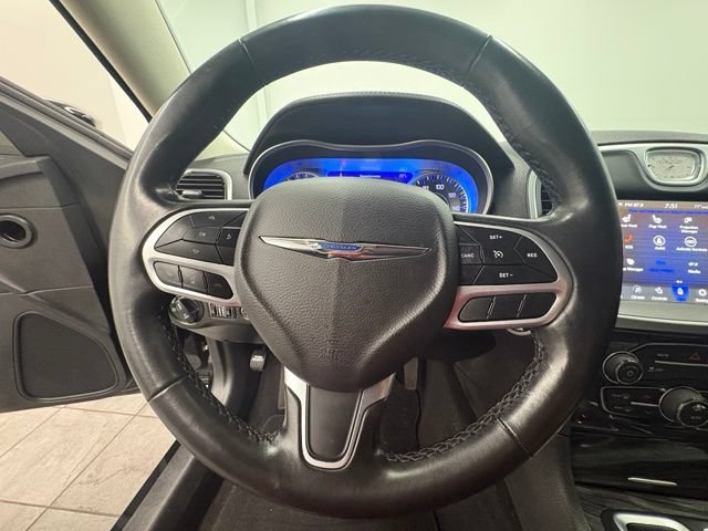 Used 2022 Chrysler 300 Touring L RWD image 20