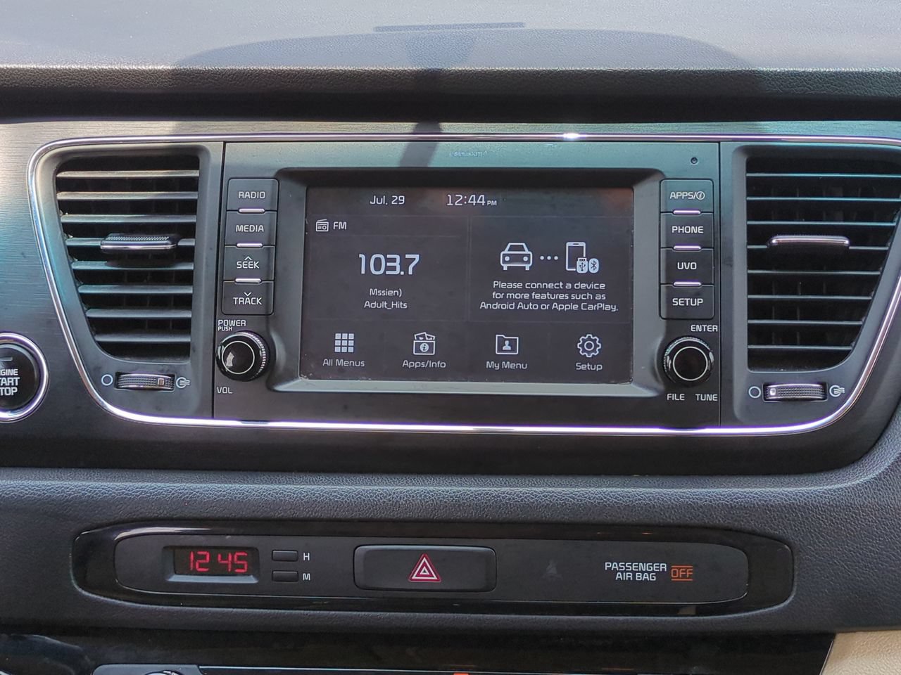Used 2017 Kia Sedona LX w/ LX Essentials Premium Package FWD image 18