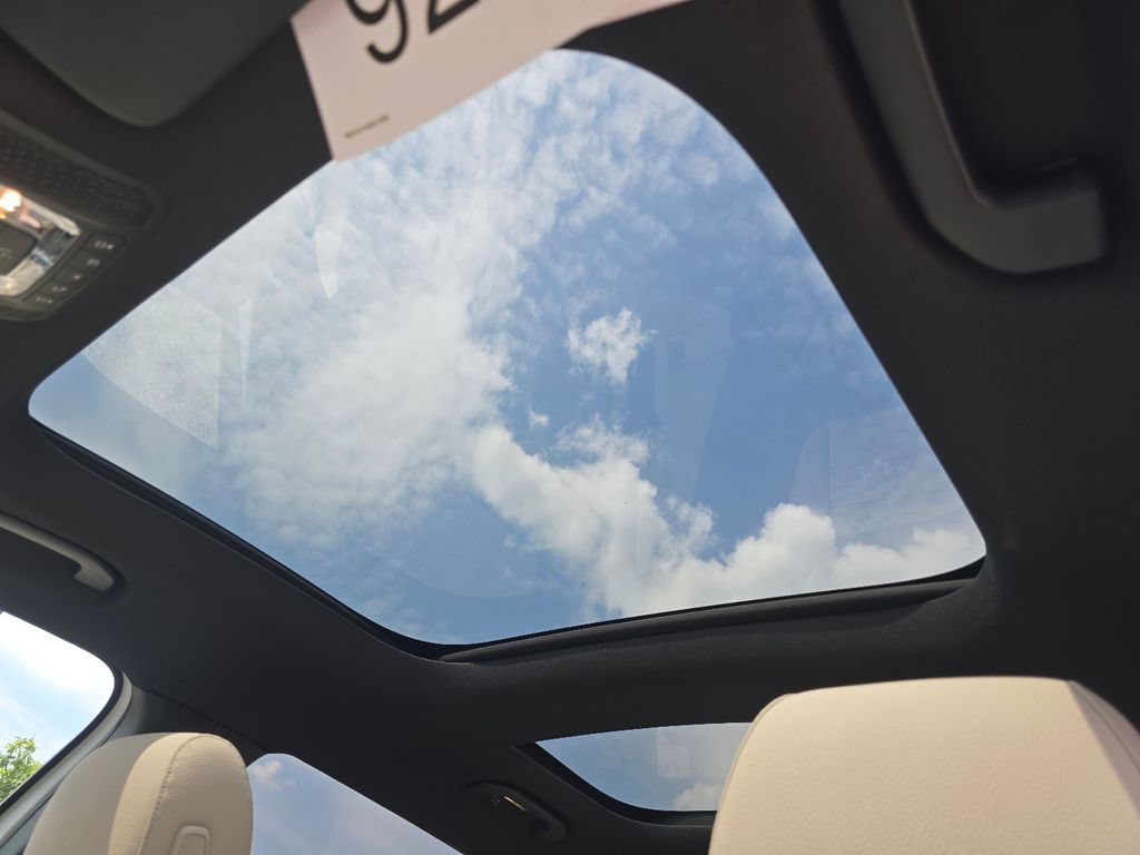 New 2026 Mercedes-Benz GLB 250 4MATIC image 3