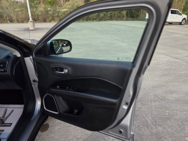 Used 2018 Jeep Compass Limited w/ Navigation Group image 14