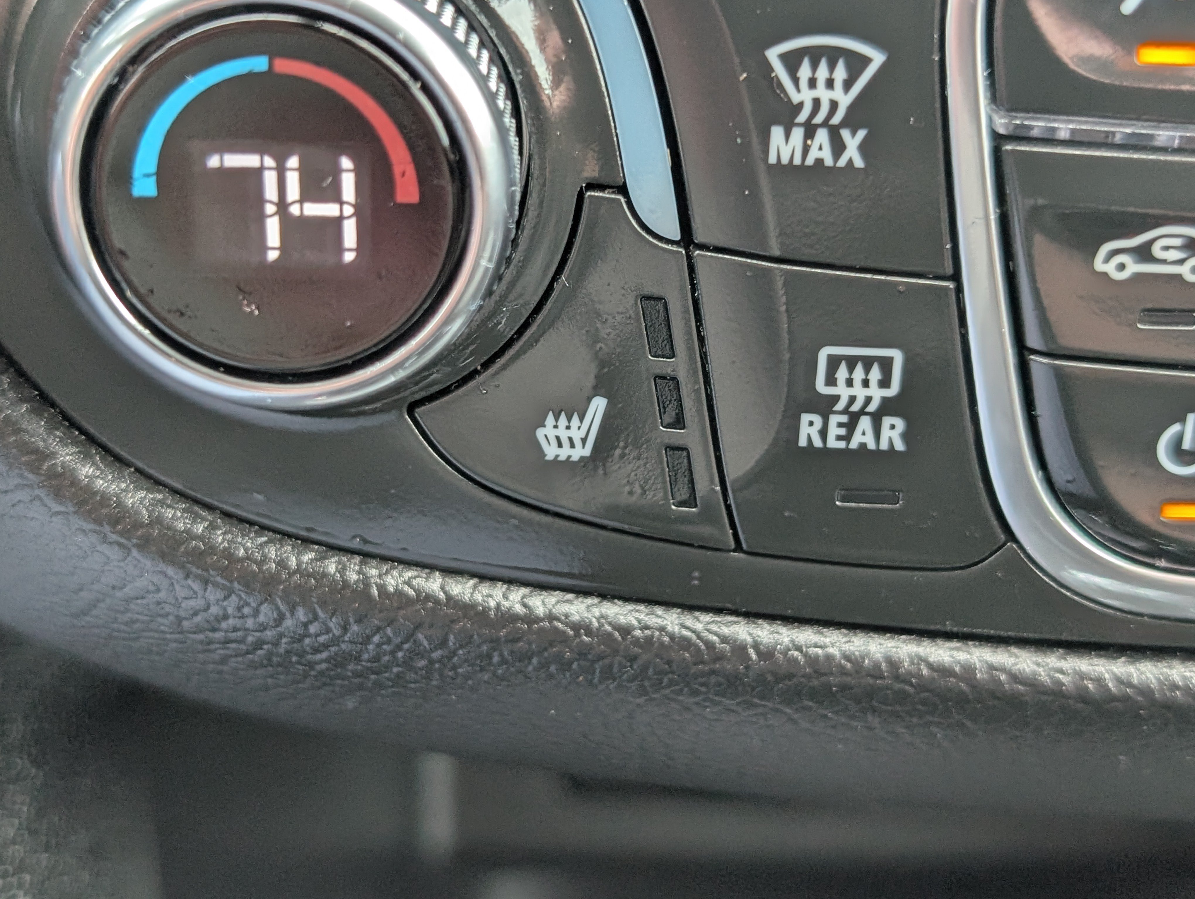 Used 2024 Chevrolet Equinox LT FWD image 19