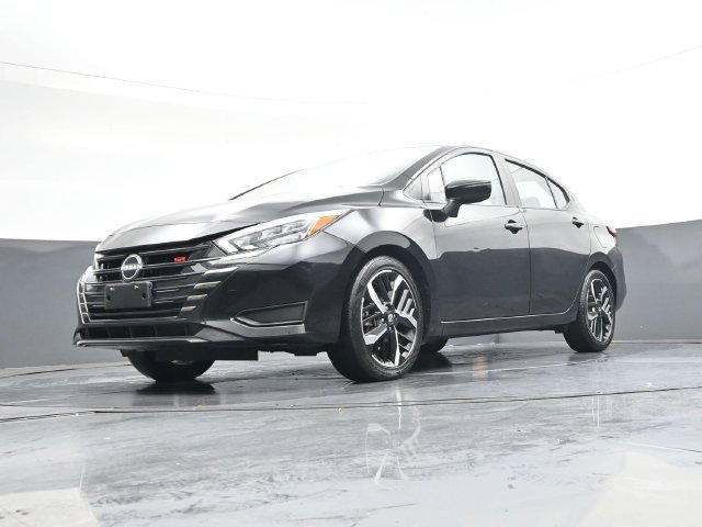 Used 2024 Nissan Versa SR FWD image 38
