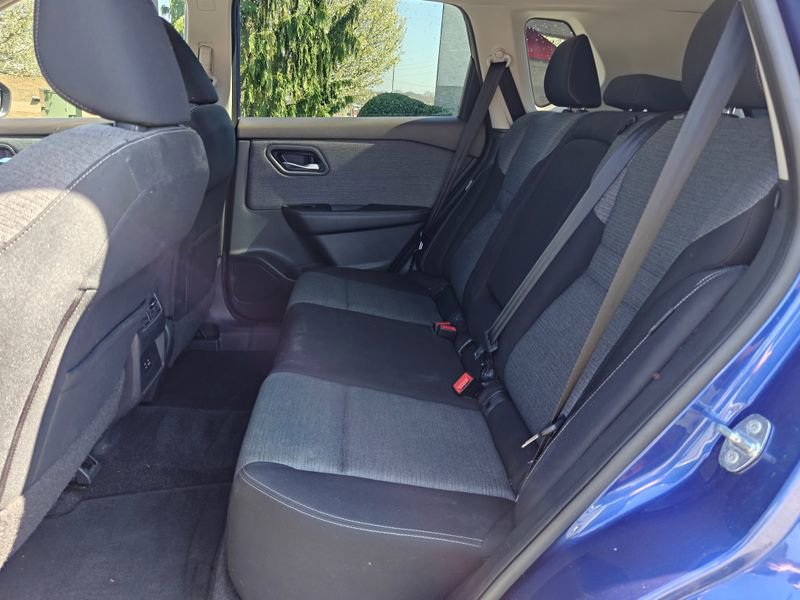 Used 2021 Nissan Rogue SV image 17