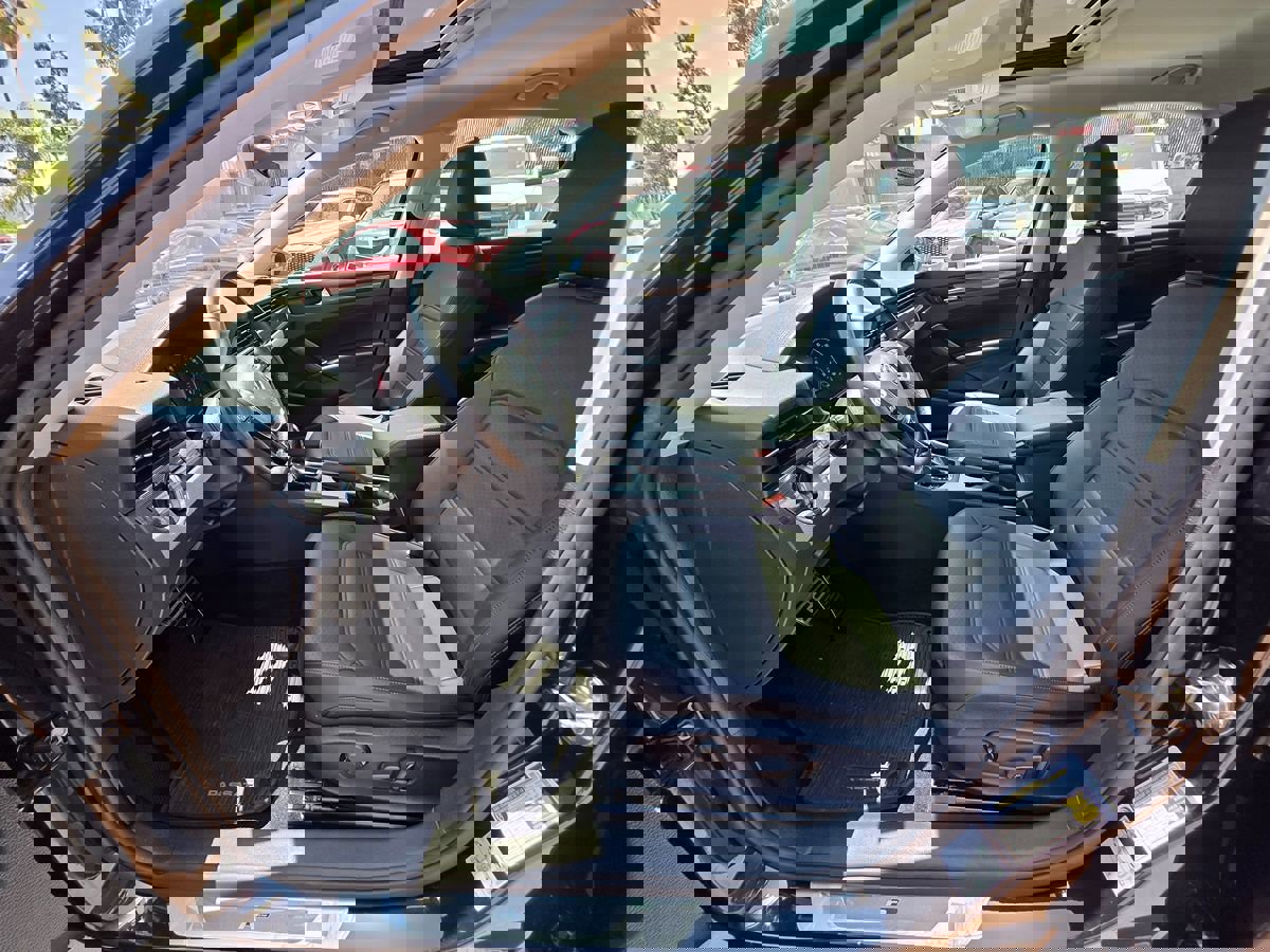 Used 2020 Volkswagen Passat 2.0T R-Line image 25