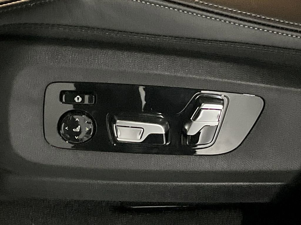 New 2026 BMW X7 xDrive40i w/ Executive Package image 12