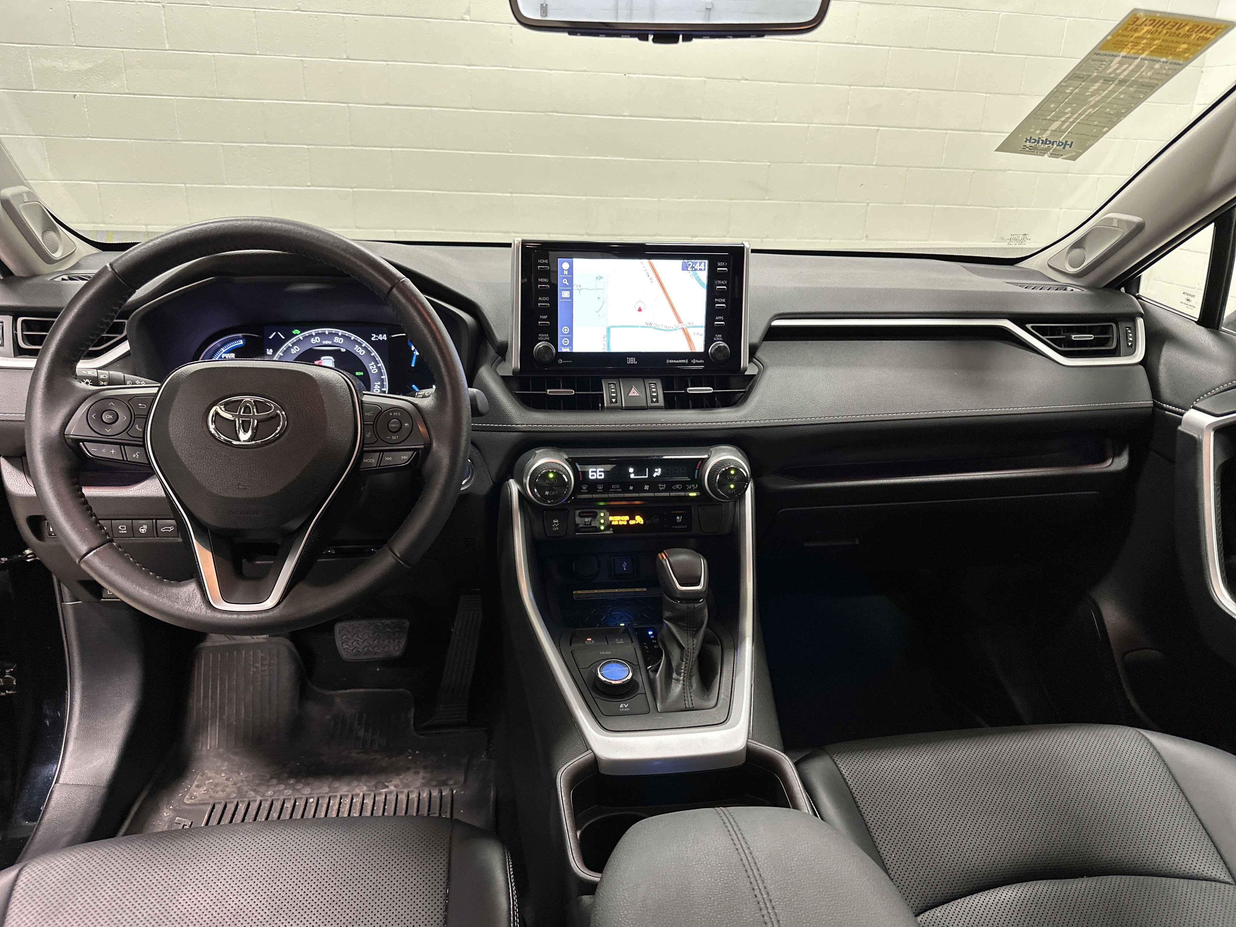 Used 2021 Toyota RAV4 Limited image 29