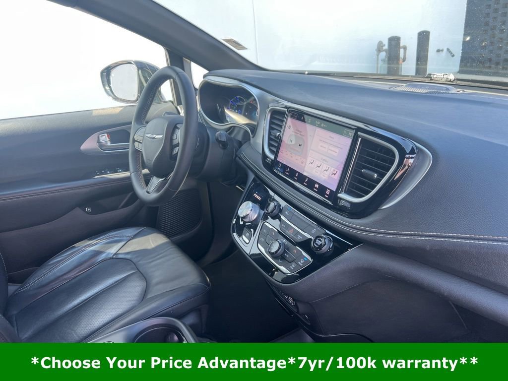 Certified 2022 Chrysler Pacifica Touring-L w/ S Appearance Package image 29