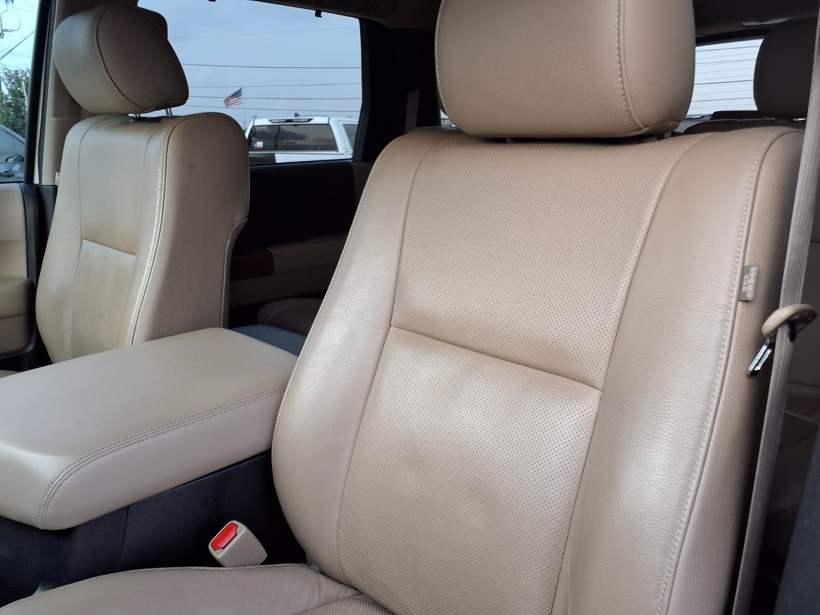 Used 2020 Toyota Sequoia Platinum RWD image 17