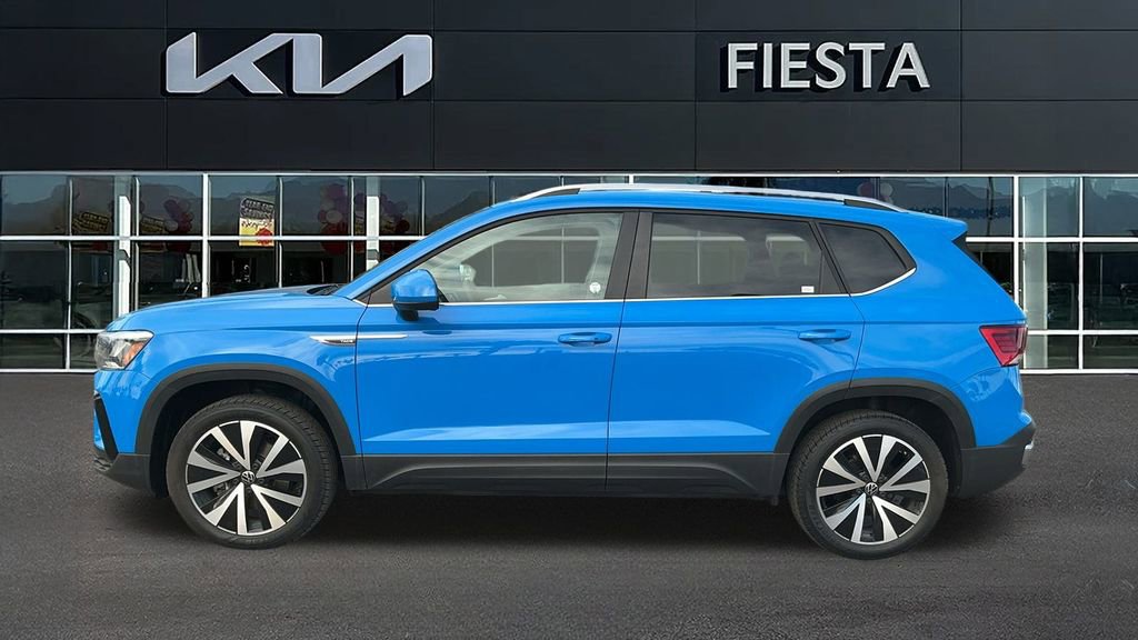 Used 2024 Volkswagen Taos SE image 4