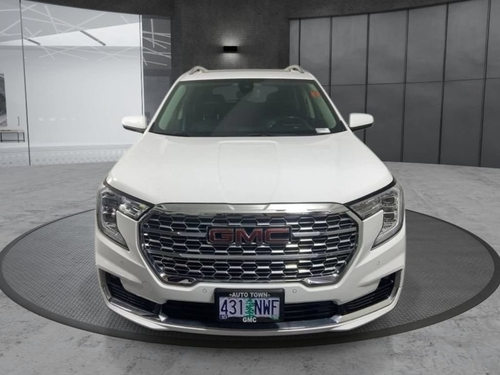Used 2022 GMC Terrain Denali AWD/4WD image 2