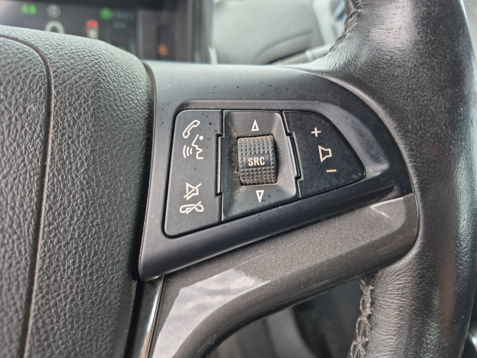 Used 2015 Chevrolet Volt FWD image 26