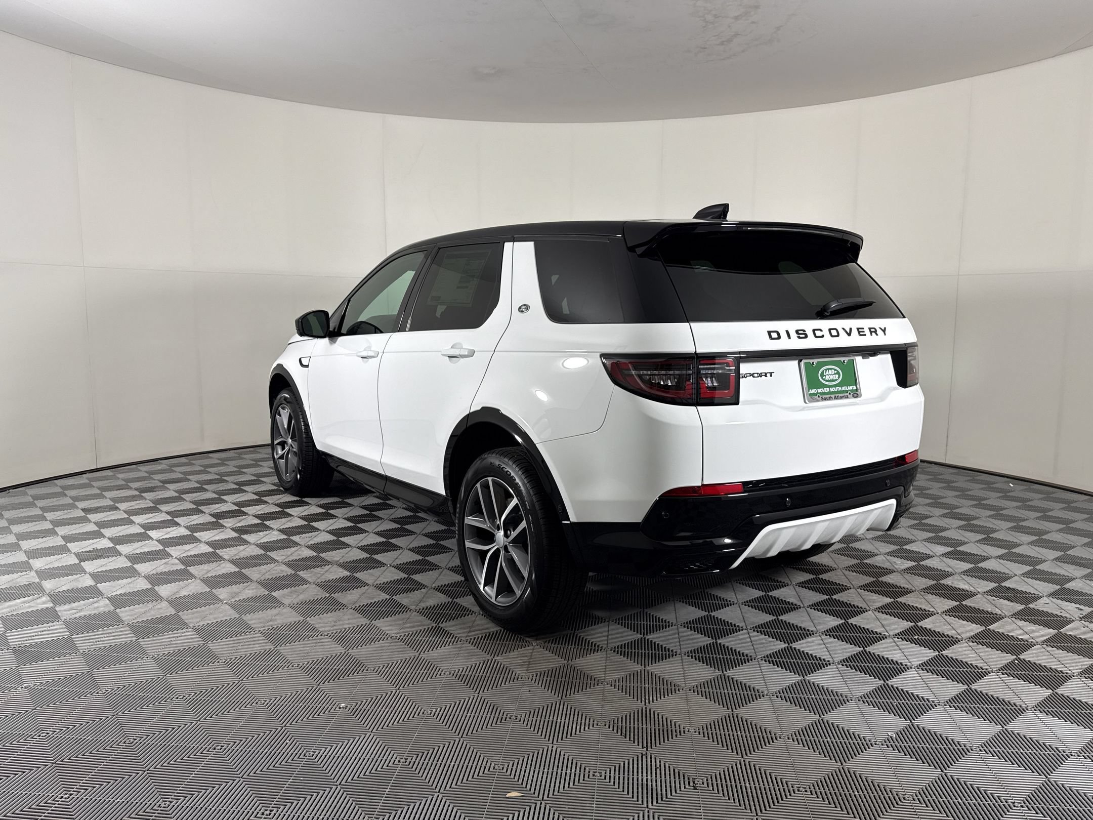 New 2026 Land Rover Discovery Sport Landmark AWD/4WD image 3
