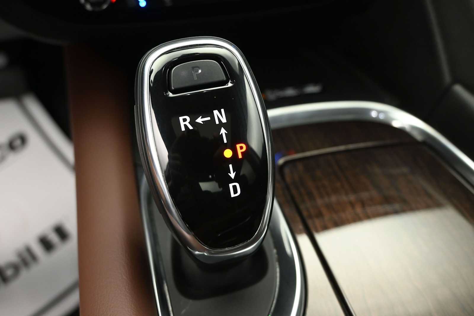 Used 2020 Buick Enclave Avenir w/ Avenir Technology Package AWD/4WD image 18