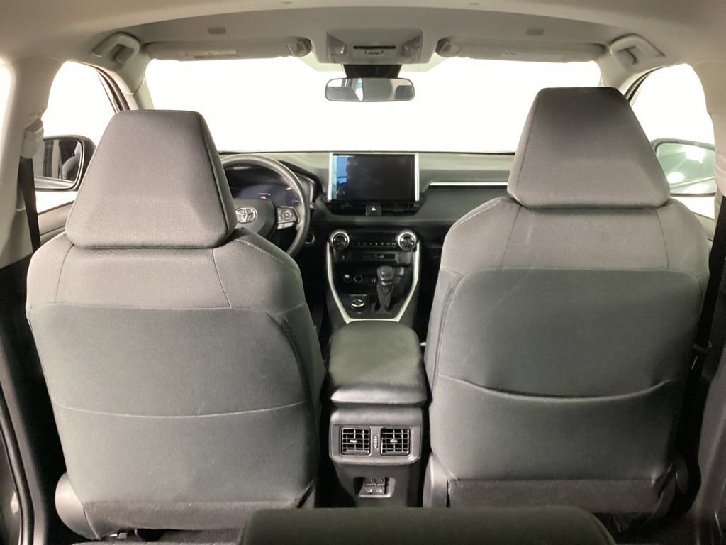 Used 2023 Toyota RAV4 XLE AWD/4WD image 28
