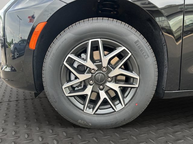 New 2027 Chrysler Pacifica Limited AWD/4WD image 25