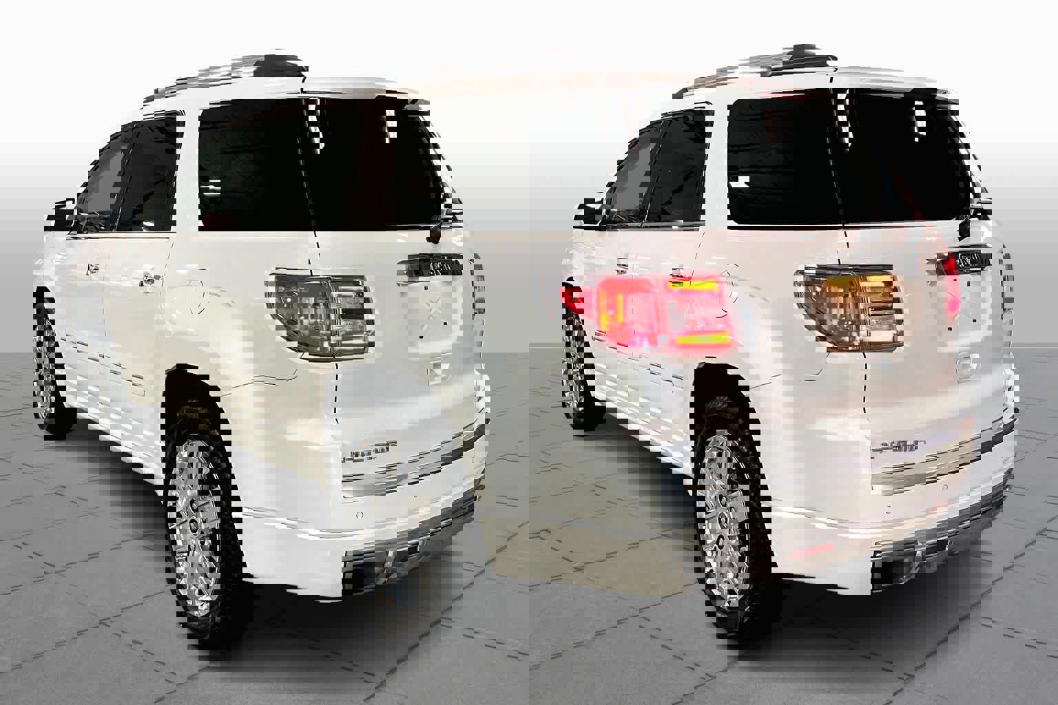 Used 2014 GMC Acadia Denali image 12