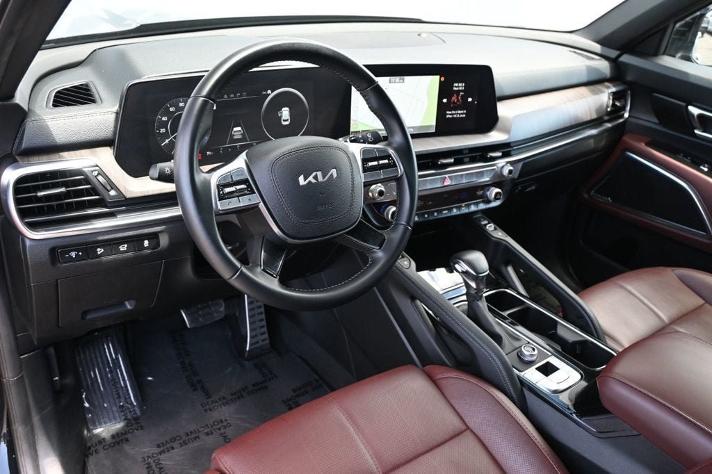 Used 2024 Kia Telluride SX w/ Towing Package FWD image 7