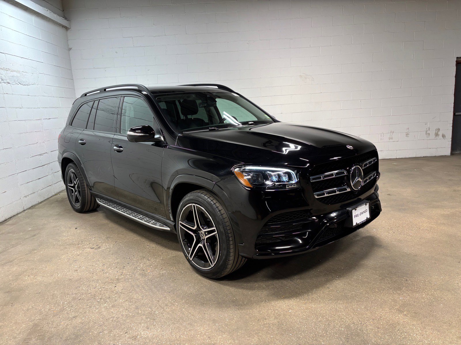 Used 2023 Mercedes-Benz GLS 450 4MATIC image 4