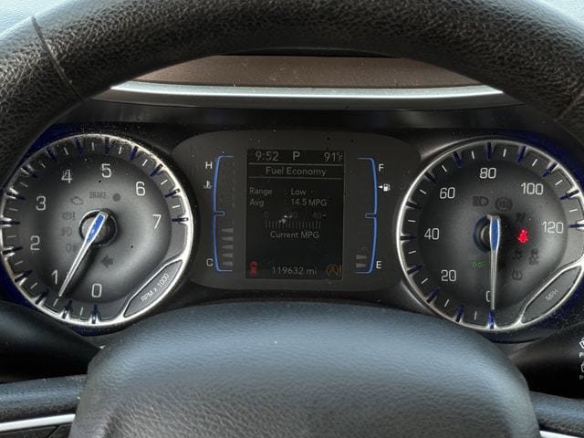 Used 2020 Chrysler Voyager Lxi FWD image 15