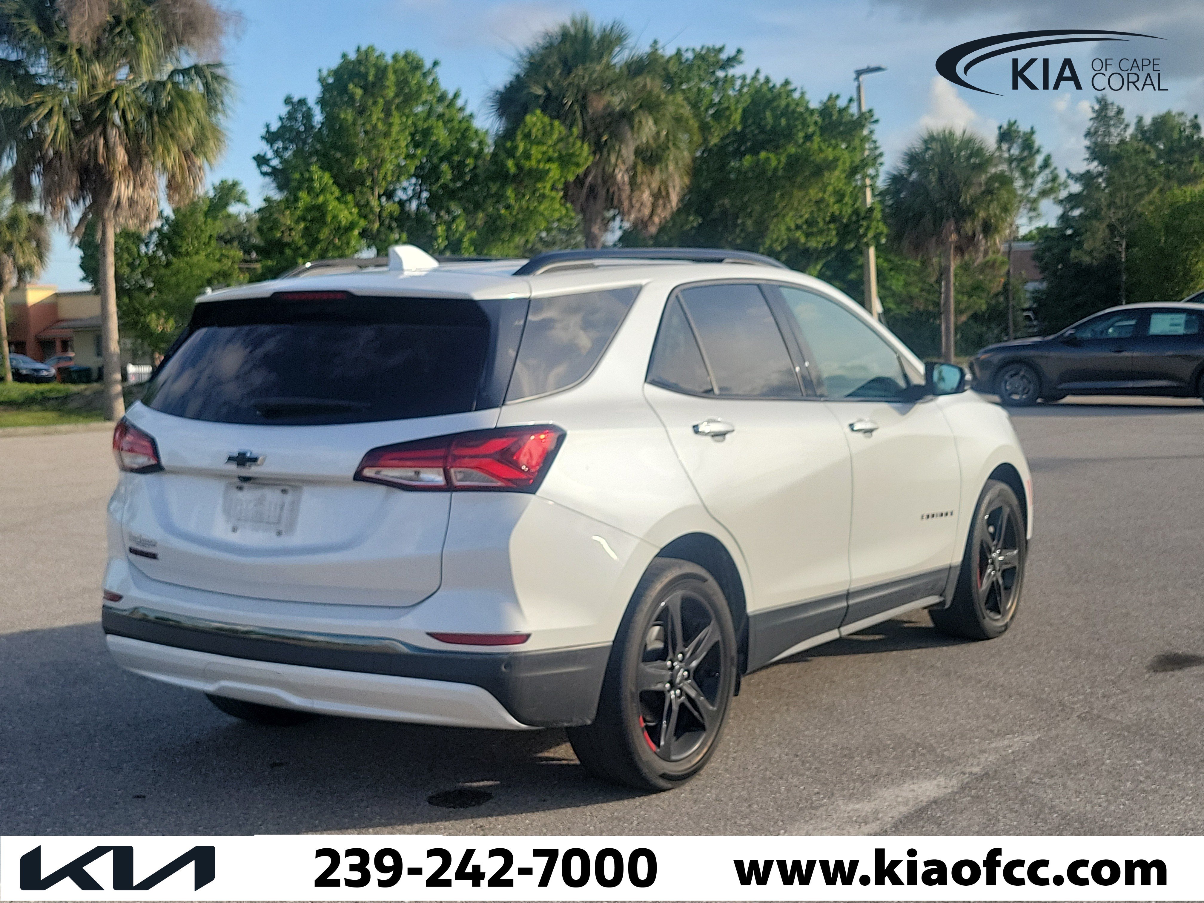Used 2022 Chevrolet Equinox Premier w/ Redline Edition FWD image 6