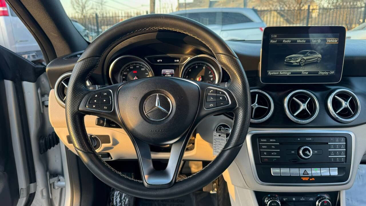 Used 2018 Mercedes-Benz CLA 250 image 25