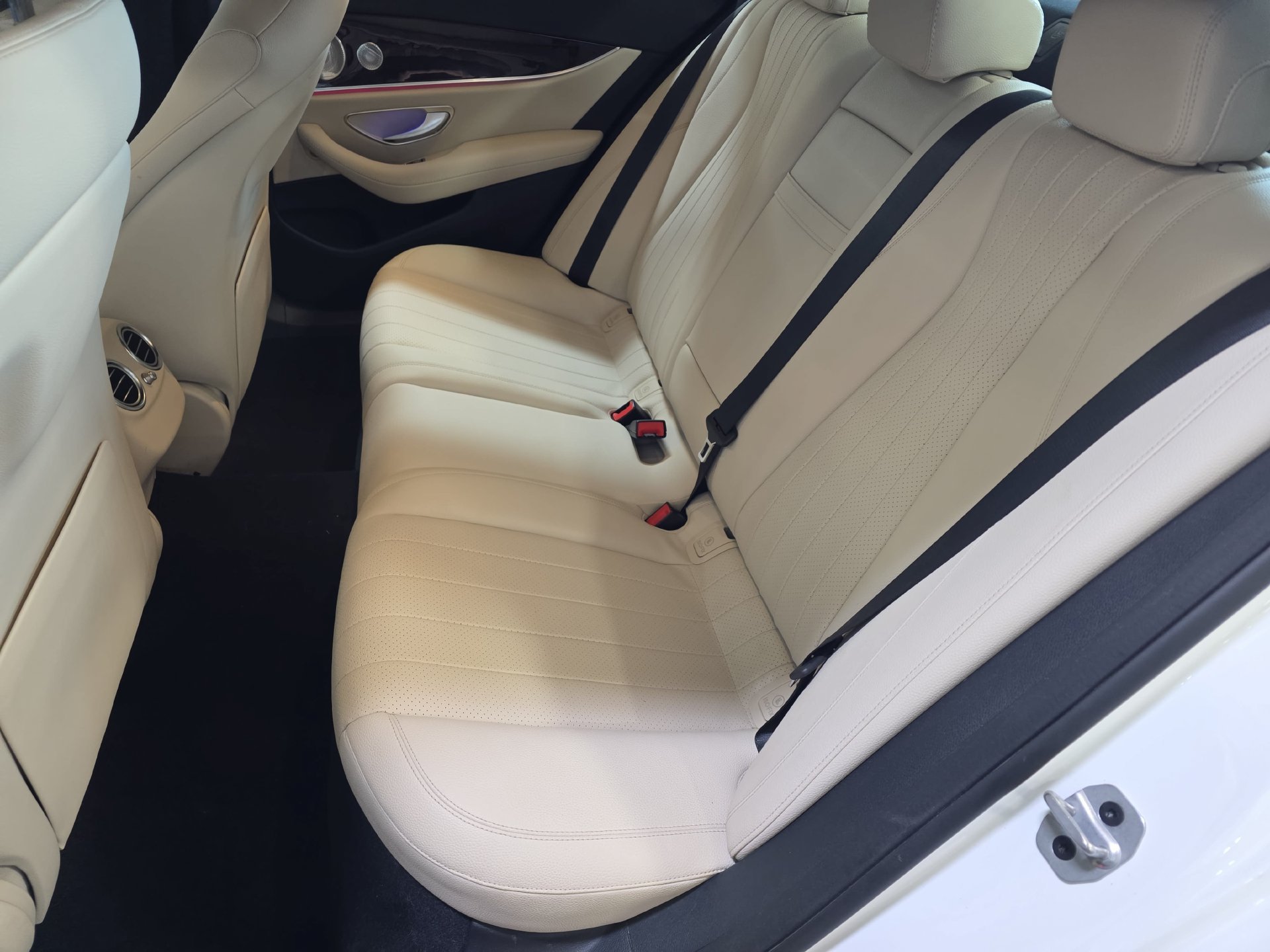 Used 2020 Mercedes-Benz E 350 4MATIC Sedan image 14