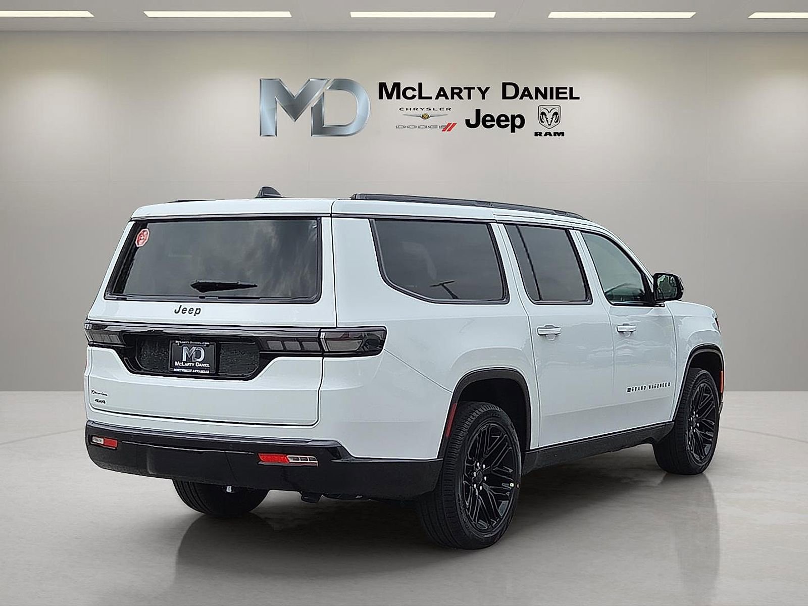 New 2026 Jeep Grand Wagoneer L Limited AWD/4WD image 5