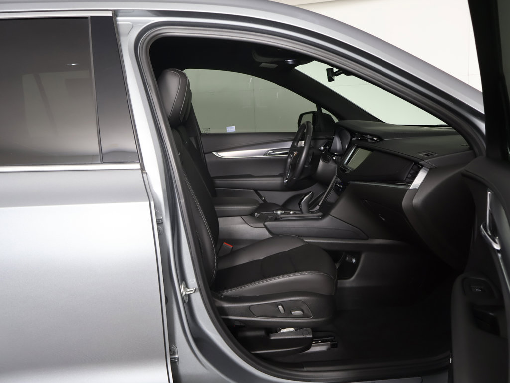 Used 2024 Cadillac XT6 Luxury w/ LPO, Floor Liner Package AWD/4WD image 31