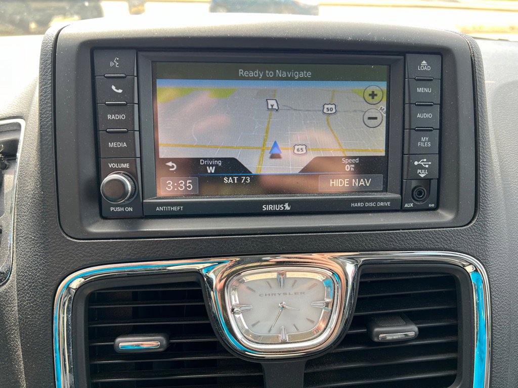 Used 2015 Chrysler Town & Country Touring w/ Mopar Premium Addition Group image 24