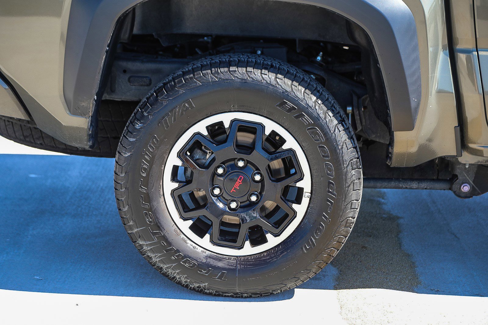 Used 2024 Toyota Tacoma TRD Off-Road w/ TRD Off Road Upgrade Package image 11