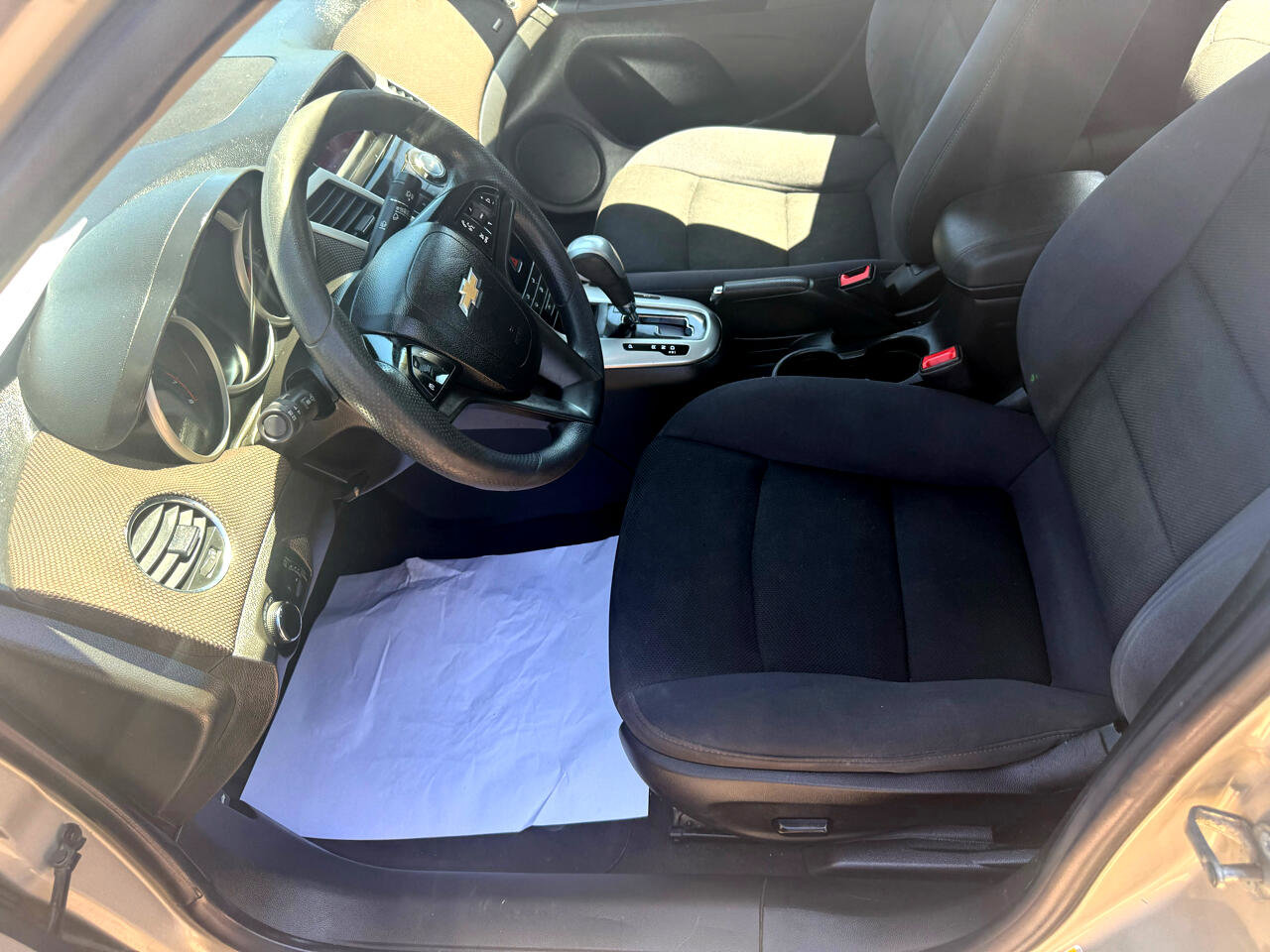 Used 2015 Chevrolet Cruze LT image 24