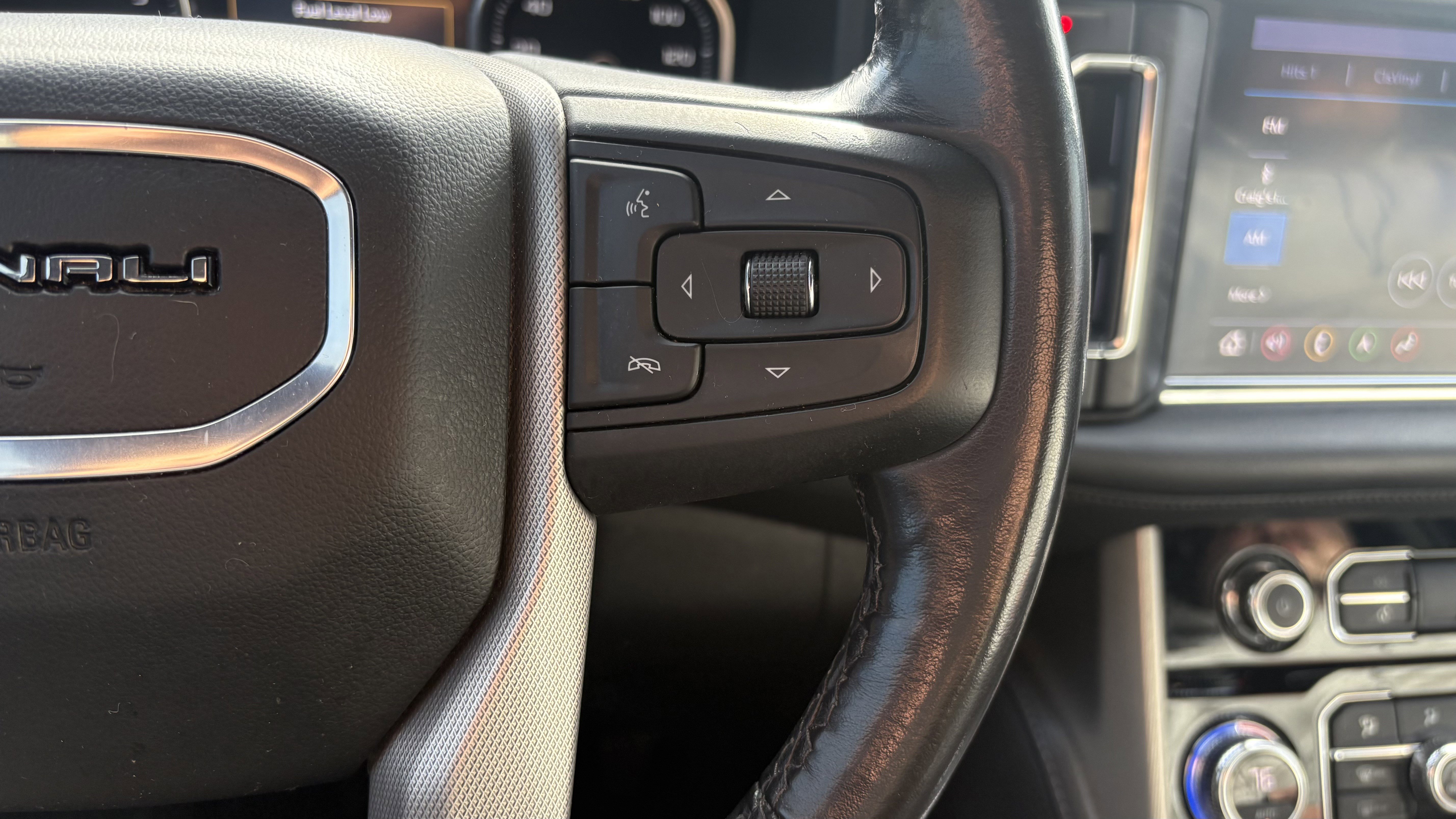 Used 2021 GMC Yukon Denali image 21