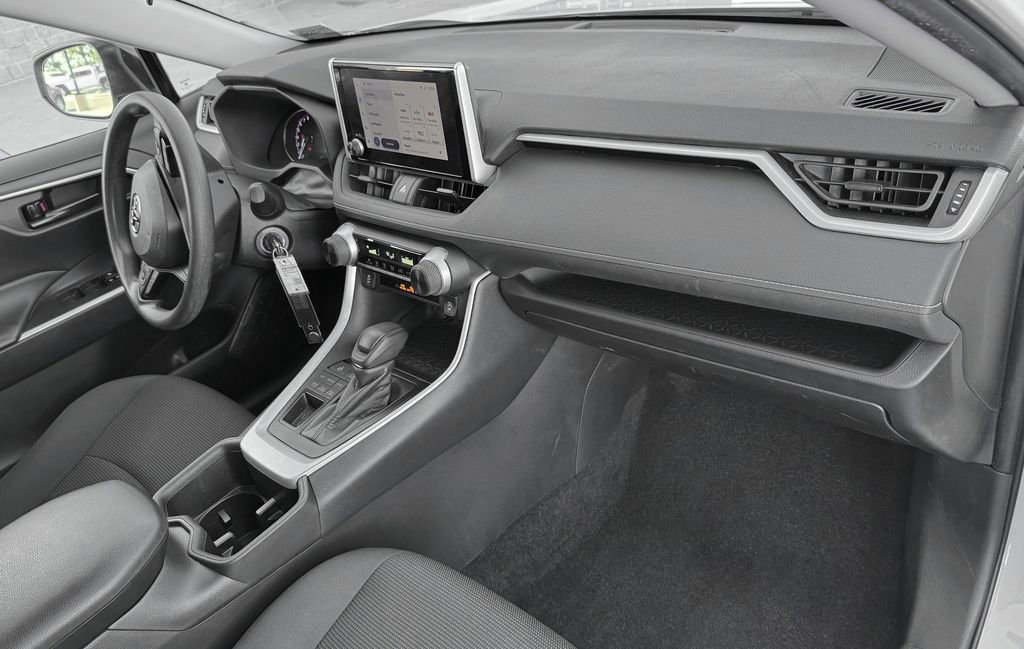 Used 2024 Toyota RAV4 LE image 28