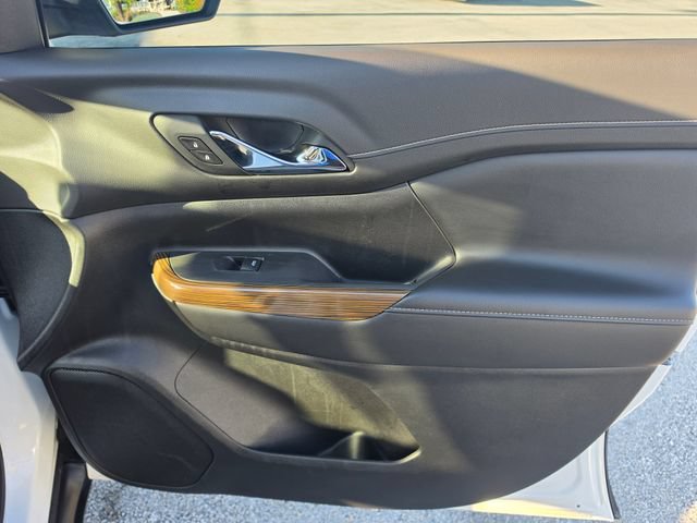 Used 2021 GMC Acadia SLE w/ Driver Convenience Package FWD image 25