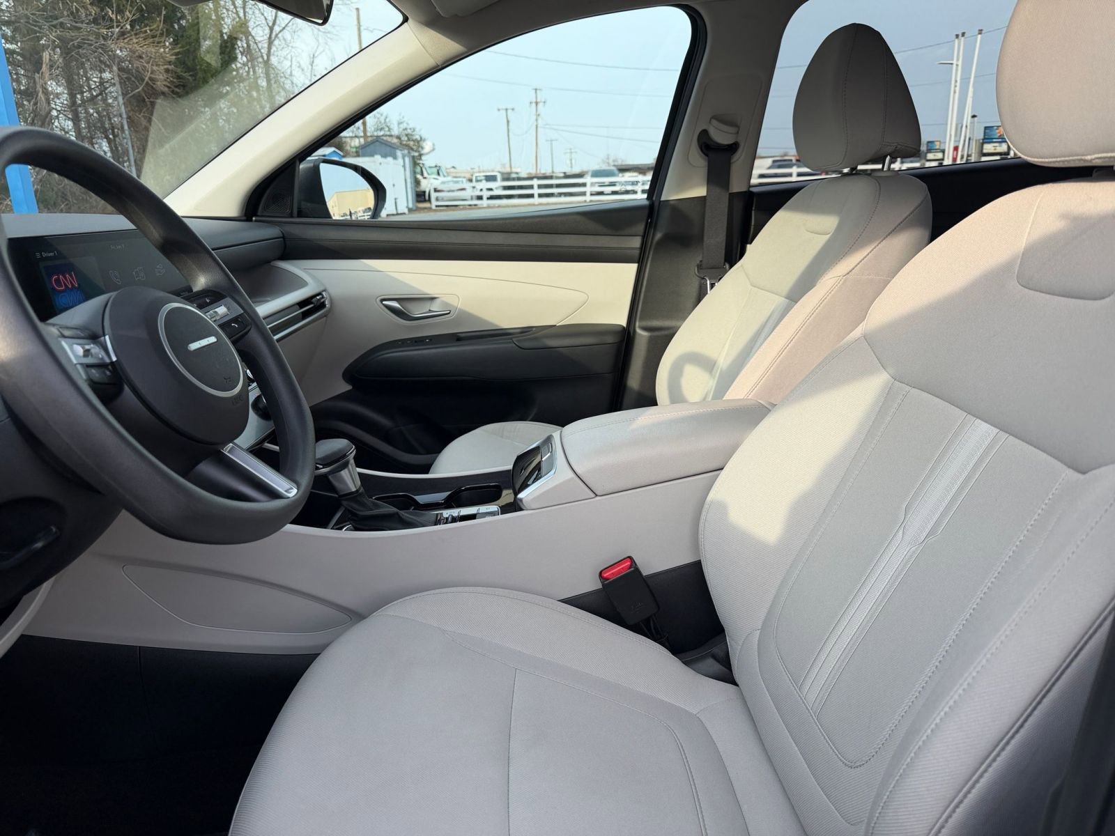 Used 2025 Hyundai Tucson SEL FWD image 29