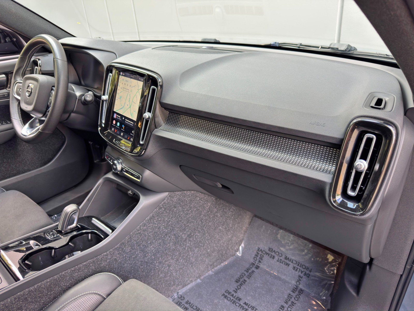 Used 2021 Volvo XC40 P8 Recharge w/ Advanced Package AWD/4WD image 14