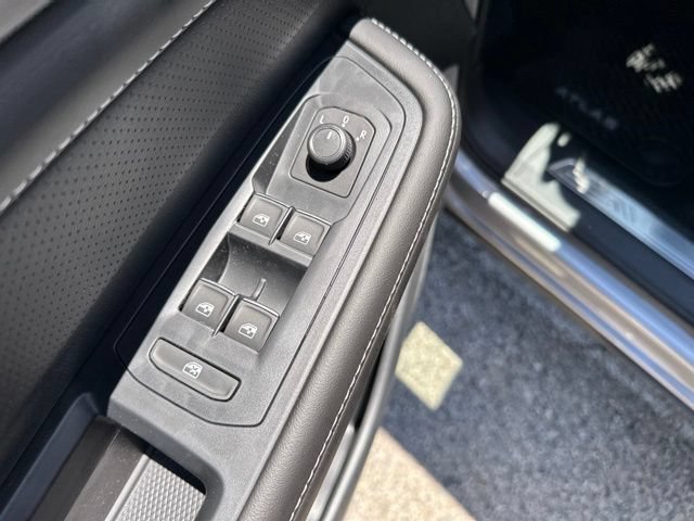 New 2026 Volkswagen Atlas Cross Sport SE AWD/4WD image 14