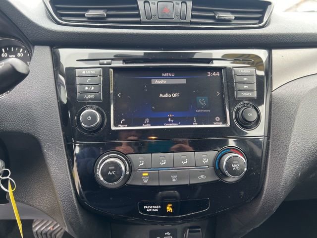 Used 2020 Nissan Rogue Sport S image 34