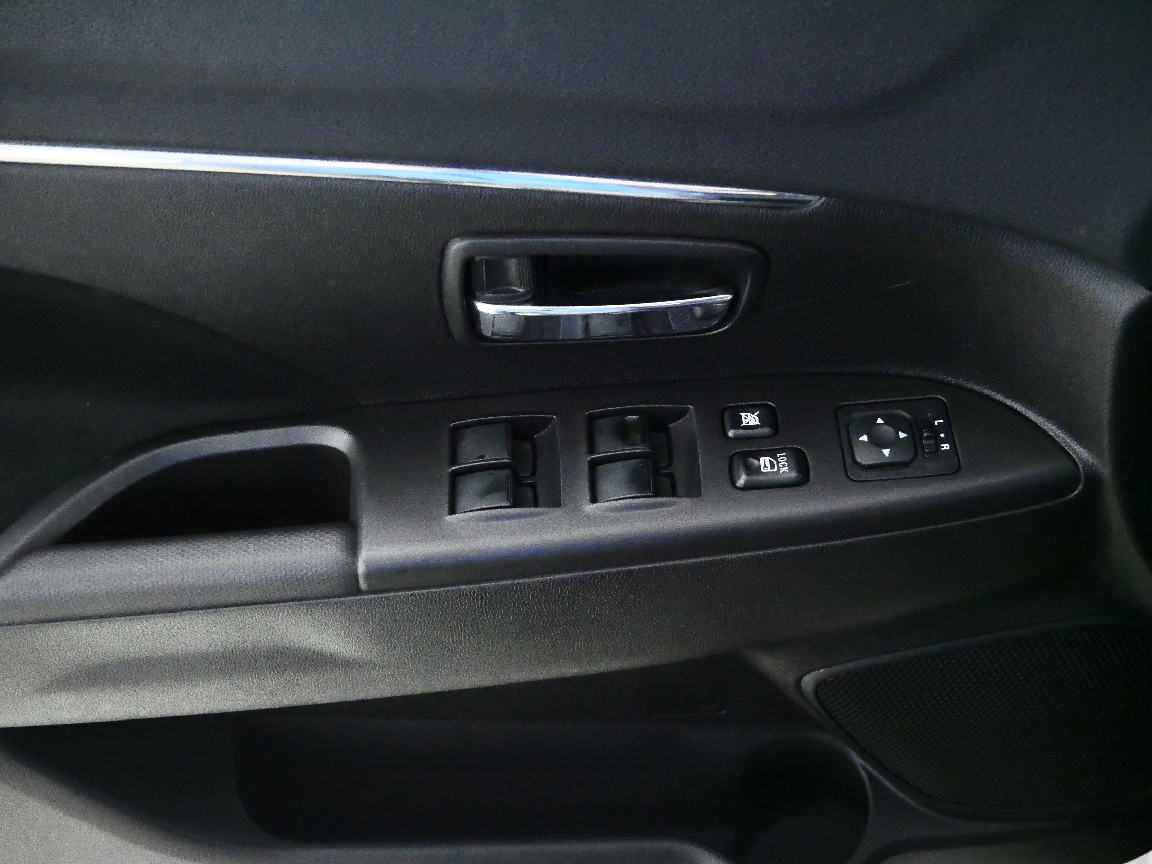 Used 2014 Mitsubishi Outlander Sport SE AWD/4WD image 19