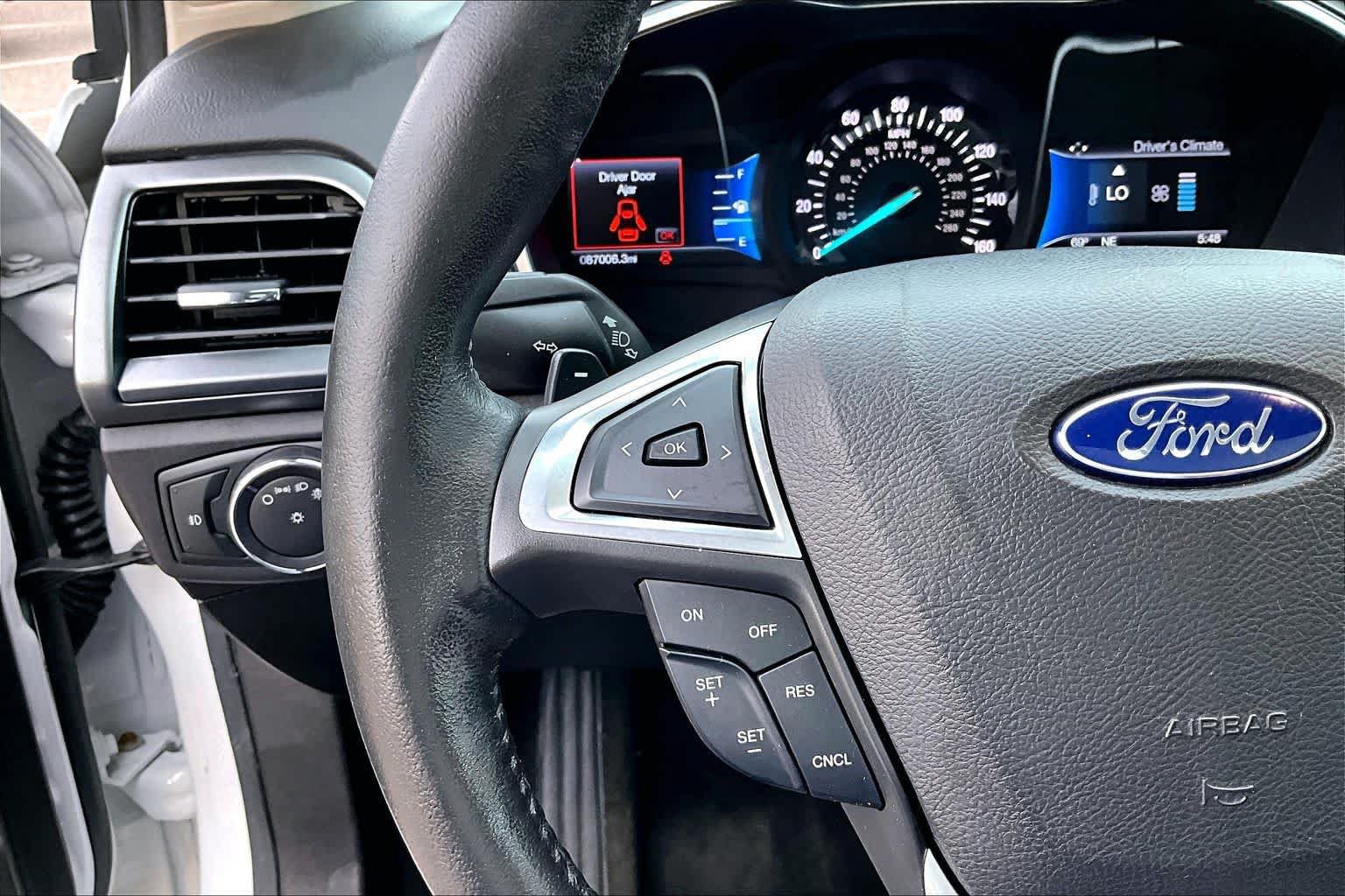 Used 2016 Ford Fusion Titanium FWD image 23