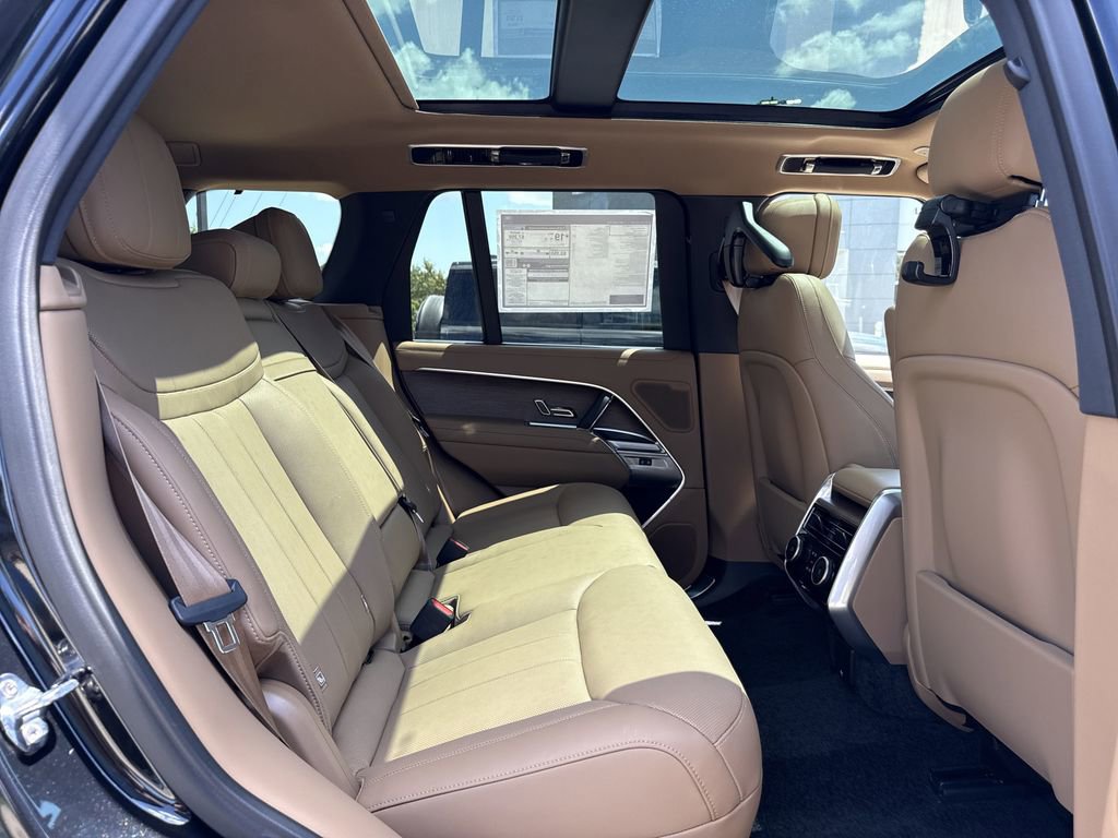 New 2025 Land Rover Range Rover SE image 14