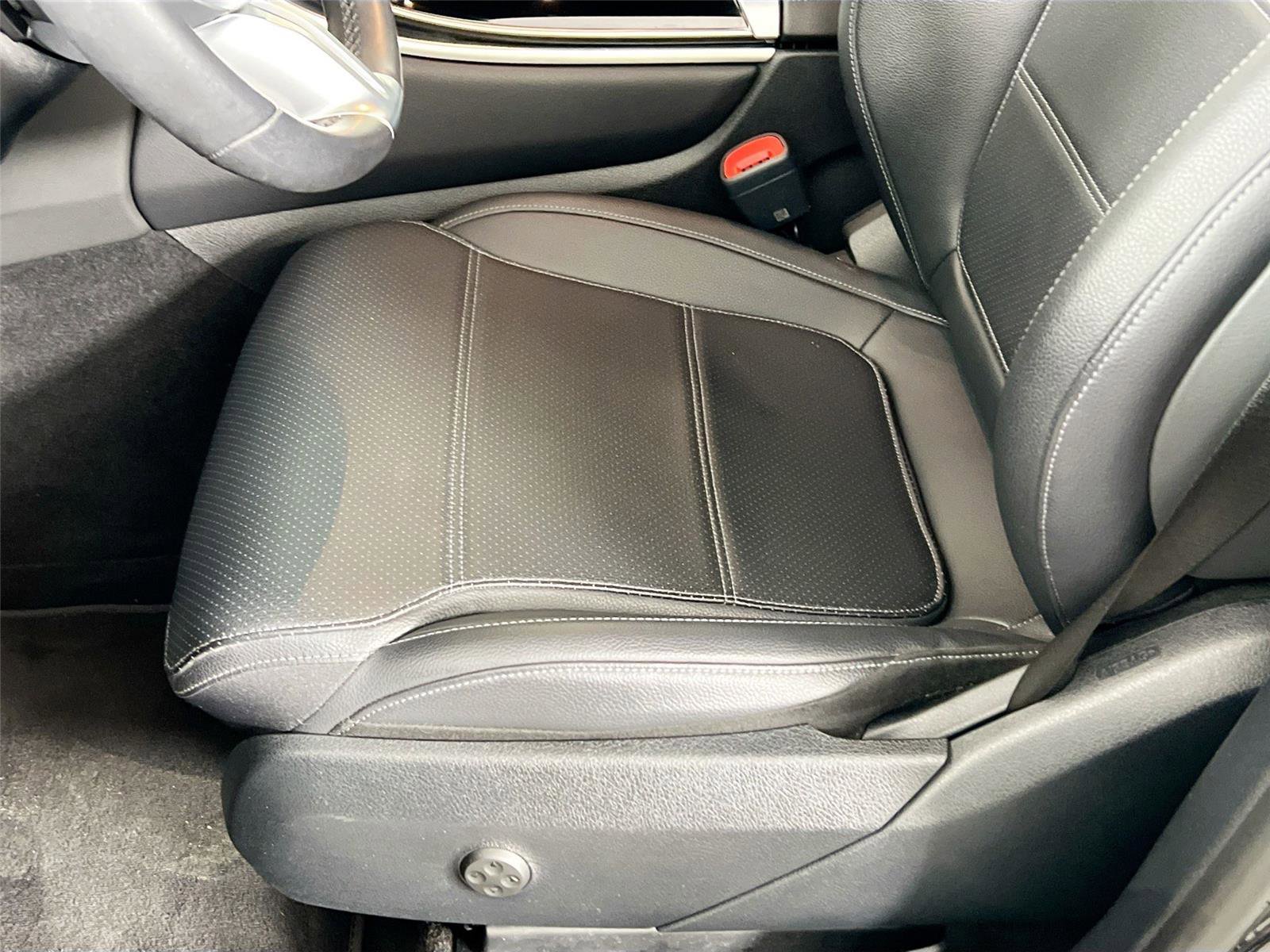 Certified 2023 Mercedes-Benz GLC 300 4MATIC image 17