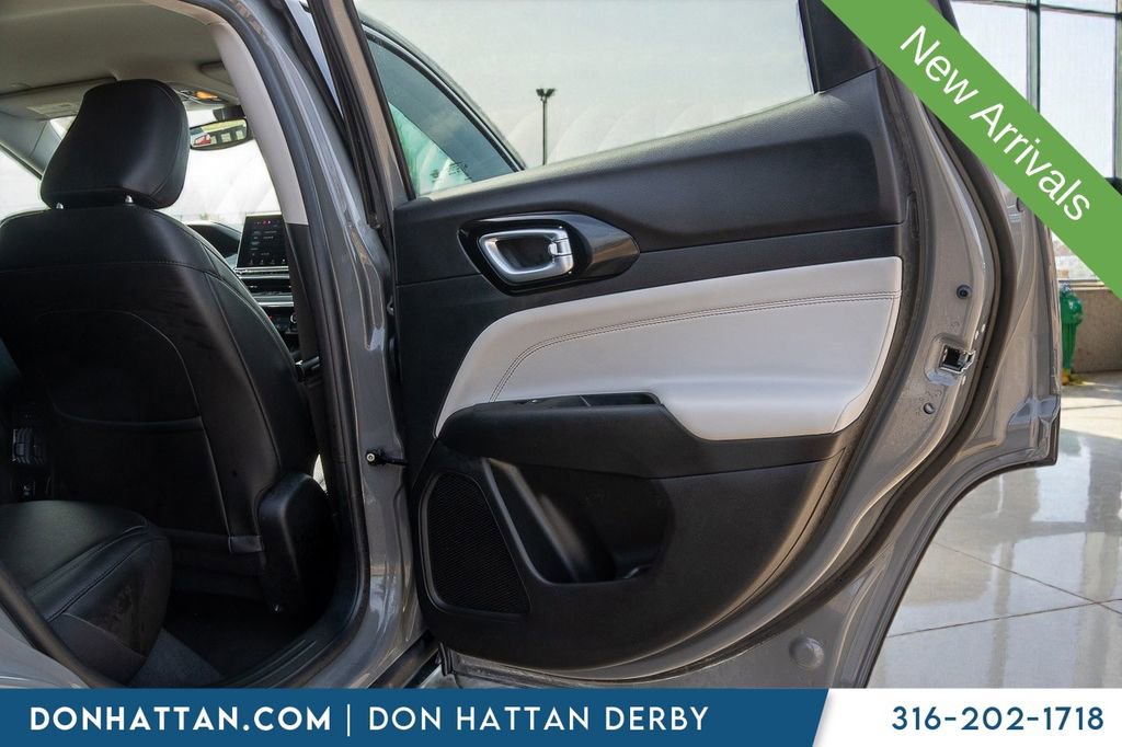 Used 2022 Jeep Compass Limited image 21