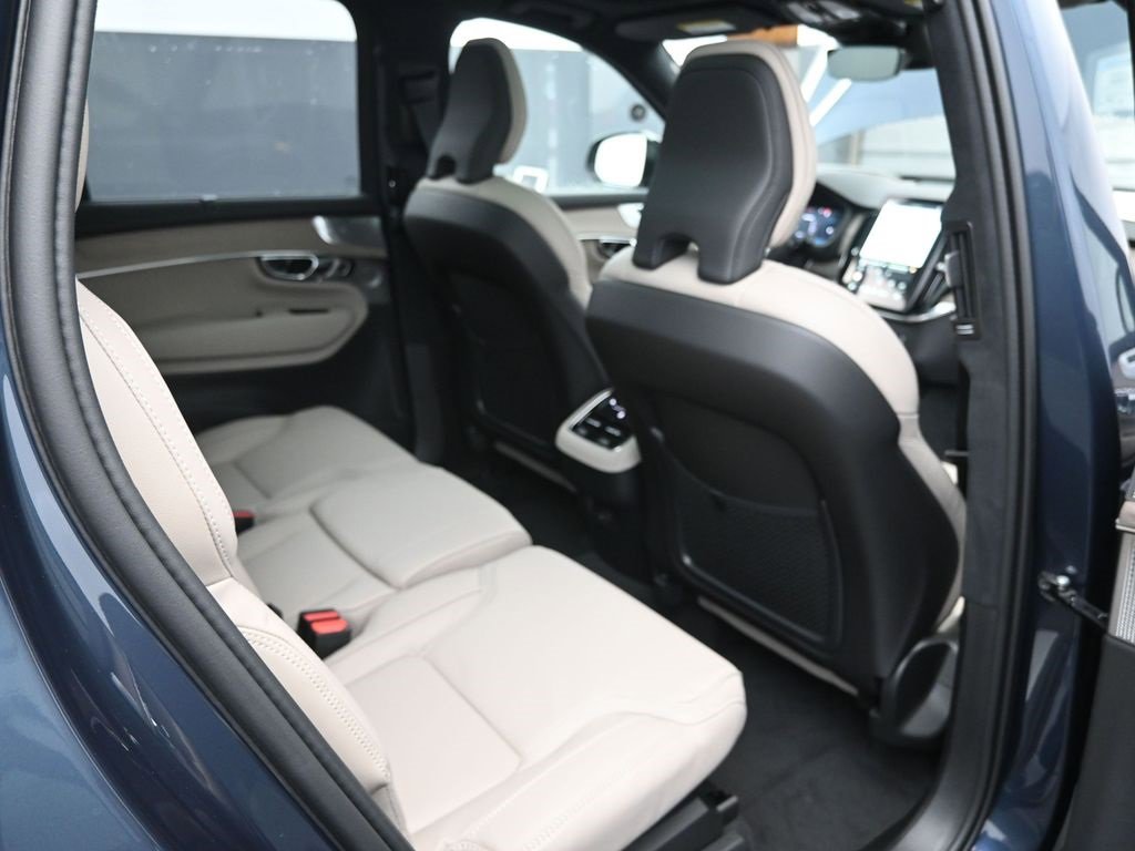 New 2026 Volvo XC90 B6 Ultra w/ Lounge Package image 37