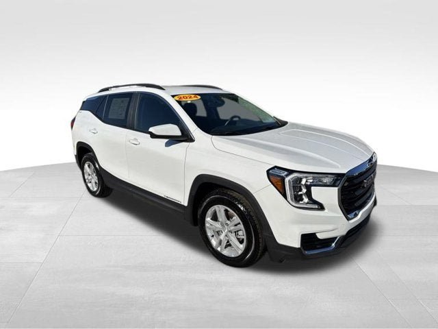 Used 2024 GMC Terrain SLE w/ Driver Convenience Package FWD image 3