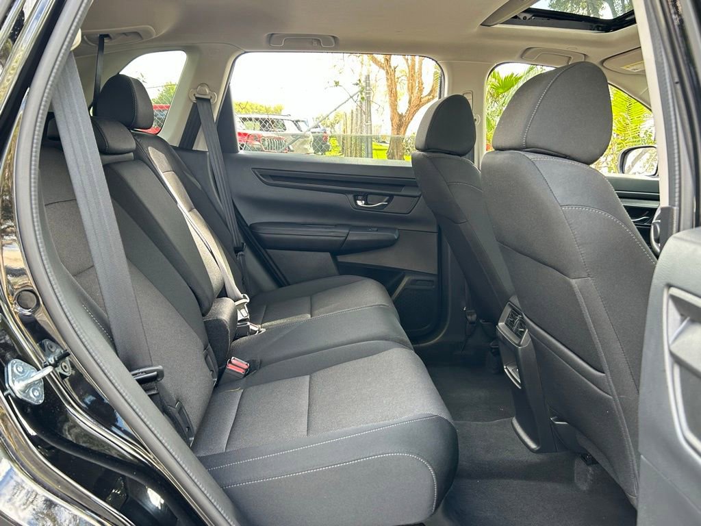 Used 2025 Honda CR-V EX image 40