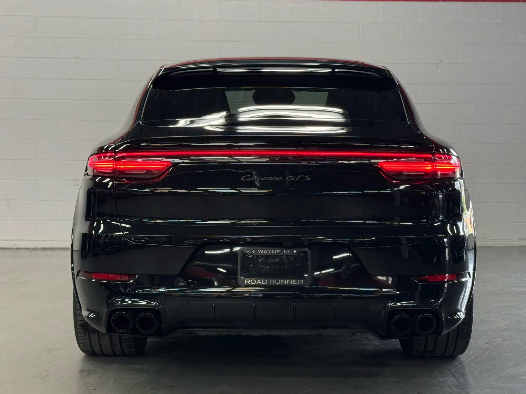 Used 2023 Porsche Cayenne GTS AWD/4WD image 8