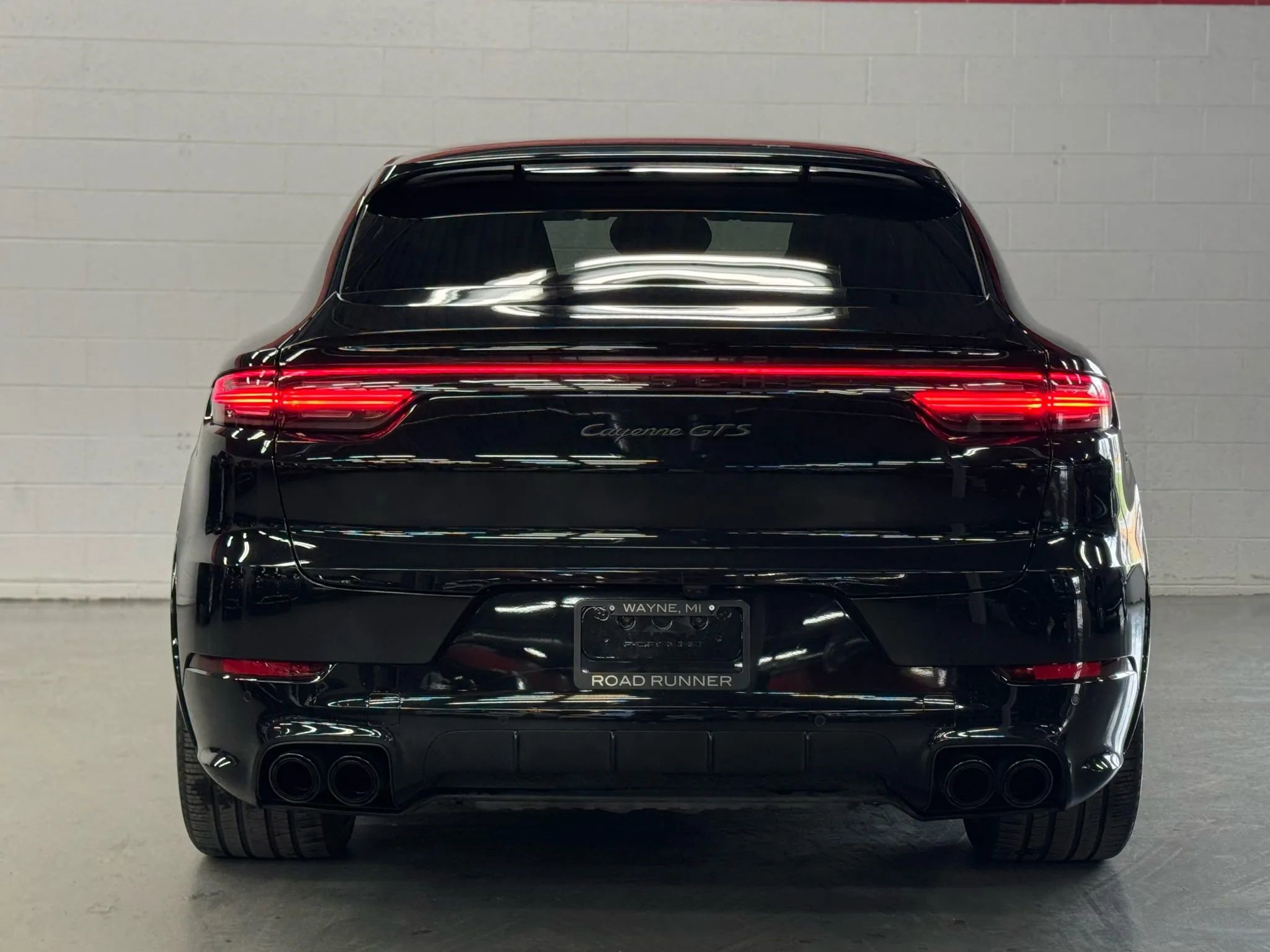 Used 2023 Porsche Cayenne GTS image 8