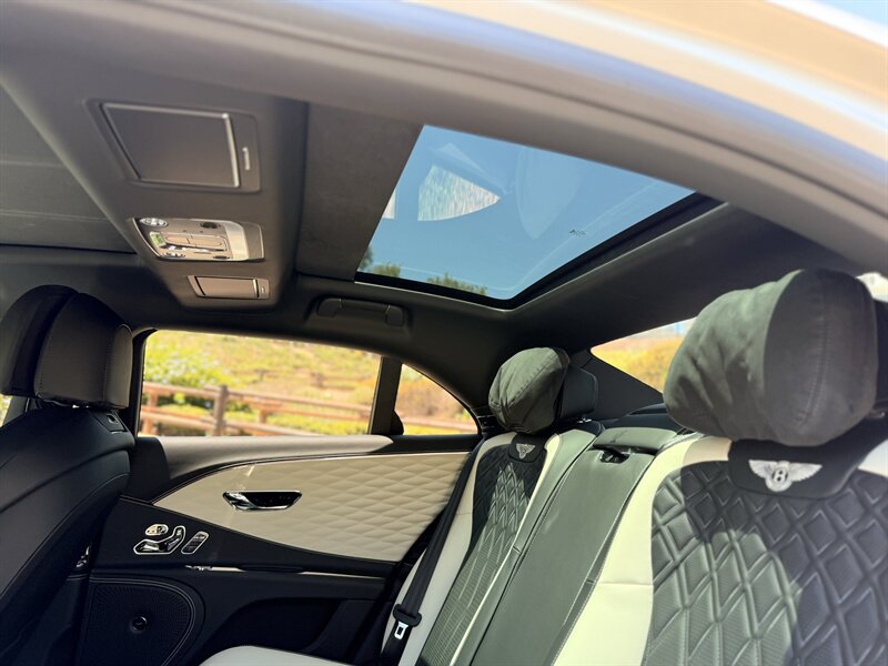Used 2023 Bentley Flying Spur S V8 AWD/4WD image 19